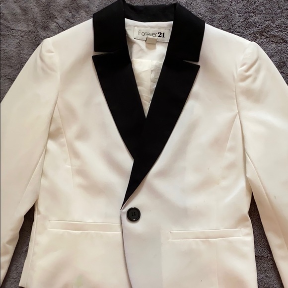 Forever 21 Jackets & Blazers - Forever 21 Tuxedo Blazer